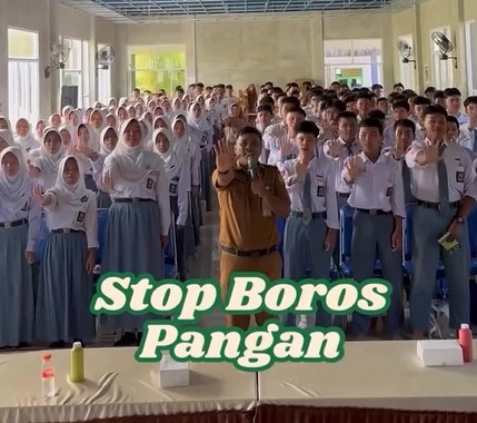 Sosialisasi Penganekaragaman Pangan Beragam Bergizi Seimbang dan Aman (B2SA) Berbasis Sumber Daya Lokal, Keamanan Pangan Segar Asal Tumbuhan, Serta Stop Boros Pangan di SMA Negeri 3 Balikpapan Sosialisasi Penganekaragaman Pangan Beragam Bergizi Seimbang dan Aman (B2SA) Berbasis Sumber Daya Lokal, Keamanan Pangan Segar Asal Tumbuhan, Serta Stop Boros Pangan di SMA Negeri 3 Balikpapan